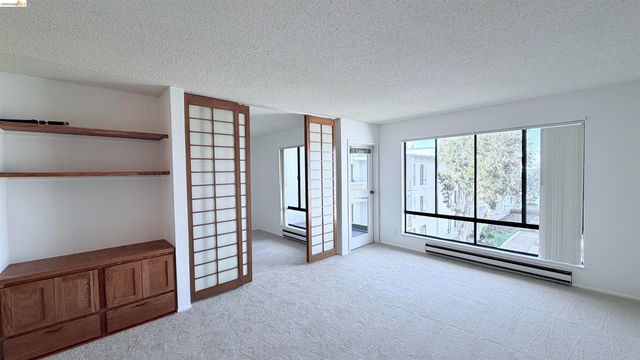 6 Captain Dr. E428, Emeryville, CA 94608