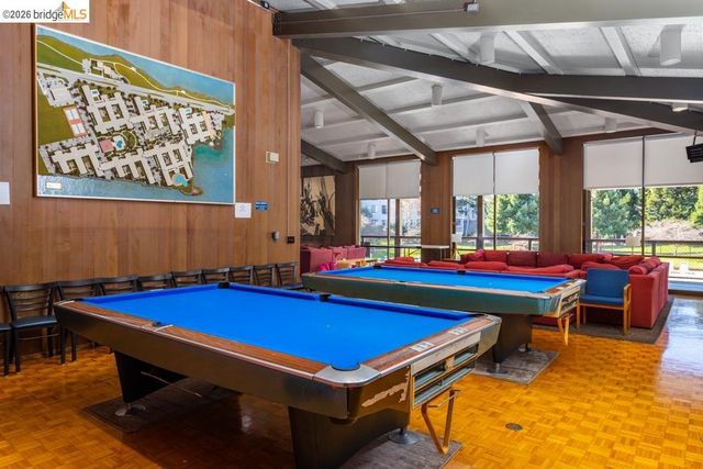 6 Captain Dr. E428, Emeryville, CA 94608