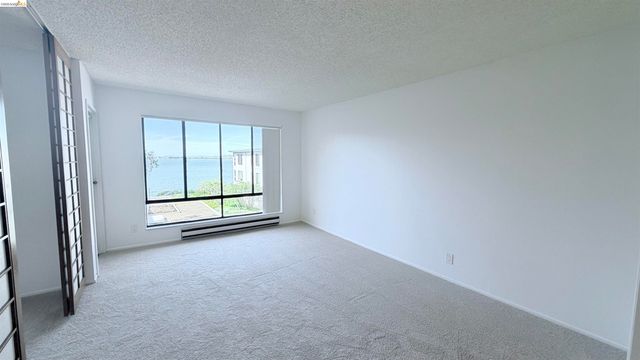 6 Captain Dr. E428, Emeryville, CA 94608