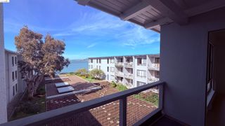 6 Captain Dr. E428, Emeryville, CA 94608