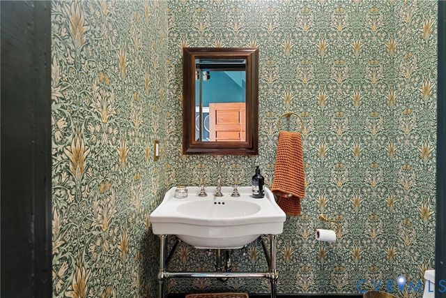 100 N Allen Ave, Richmond, VA 23220