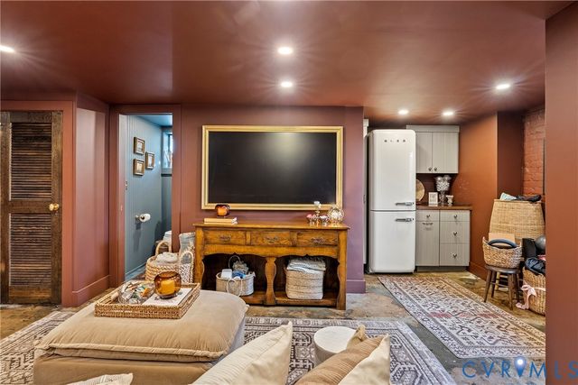 100 N Allen Ave, Richmond, VA 23220