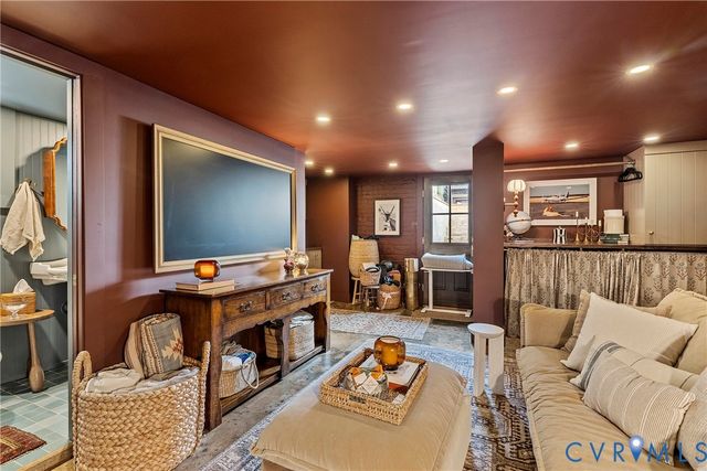 100 N Allen Ave, Richmond, VA 23220