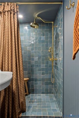 100 N Allen Ave, Richmond, VA 23220