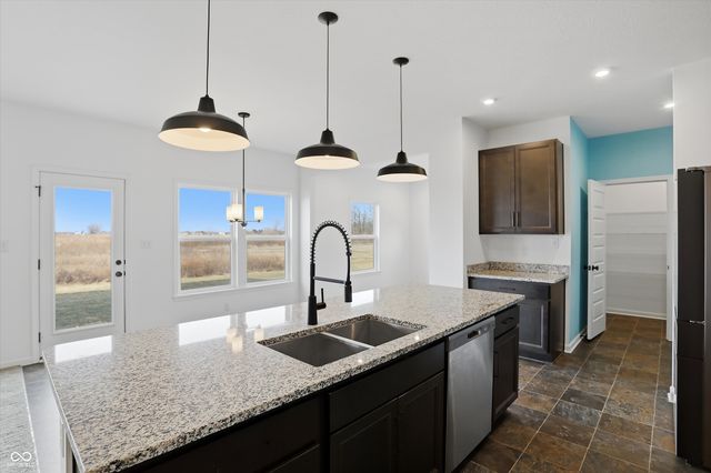 5498 Woods Pointe Drive, Mccordsville, IN 46055