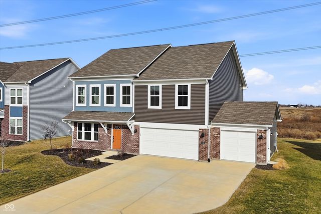 5498 Woods Pointe Drive, Mccordsville, IN 46055