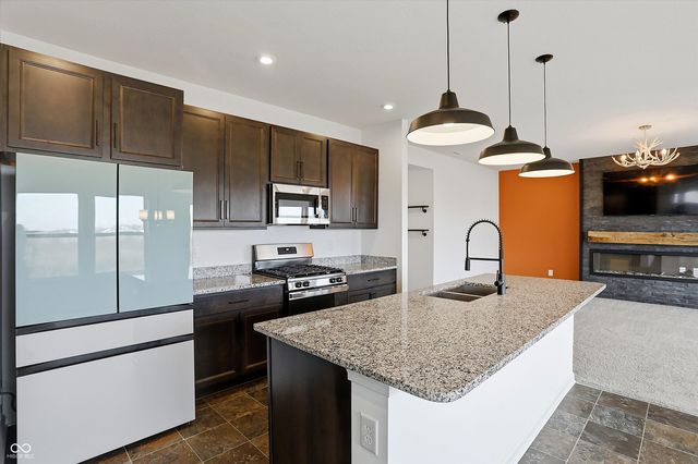 5498 Woods Pointe Drive, Mccordsville, IN 46055