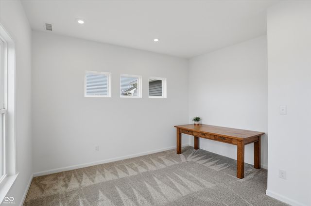 5498 Woods Pointe Drive, Mccordsville, IN 46055