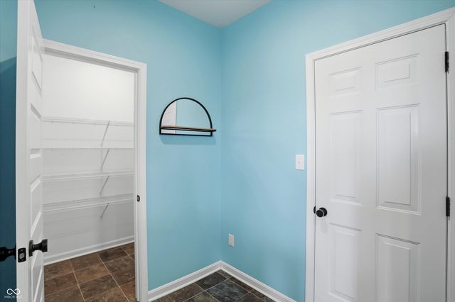 5498 Woods Pointe Drive, Mccordsville, IN 46055