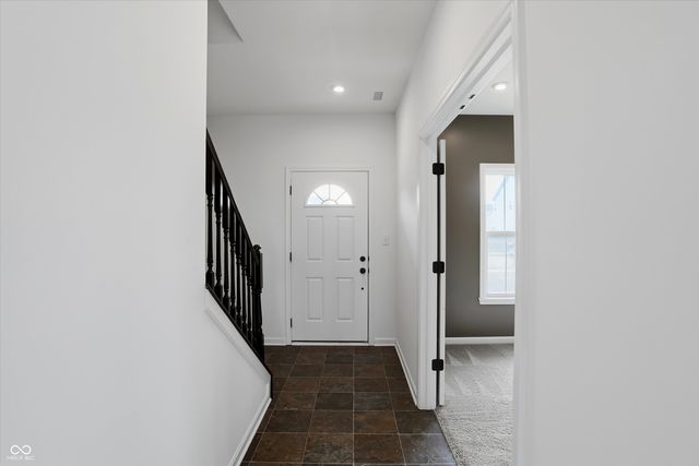 5498 Woods Pointe Drive, Mccordsville, IN 46055