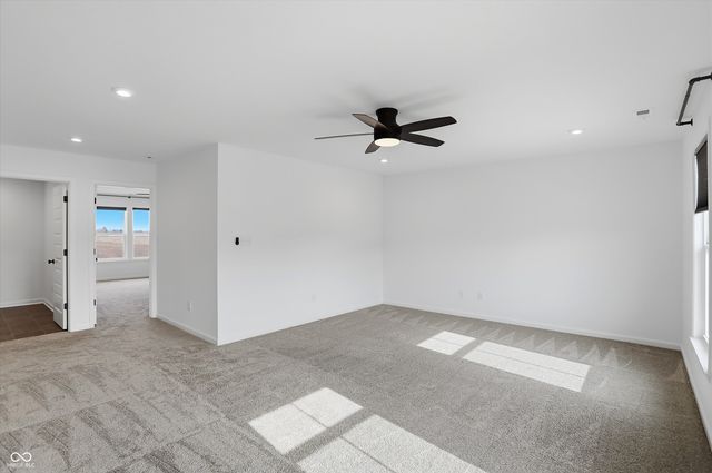 5498 Woods Pointe Drive, Mccordsville, IN 46055