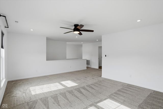 5498 Woods Pointe Drive, Mccordsville, IN 46055