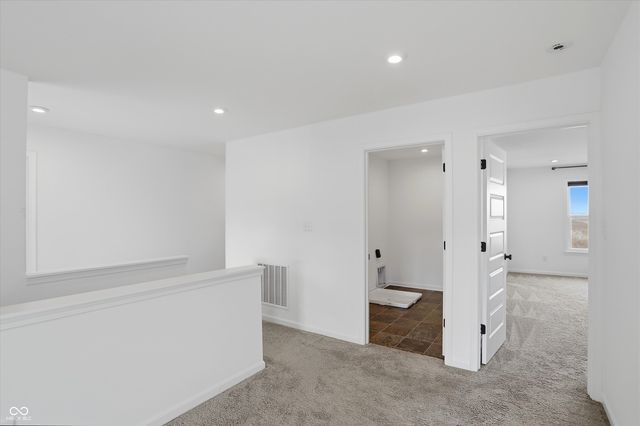 5498 Woods Pointe Drive, Mccordsville, IN 46055