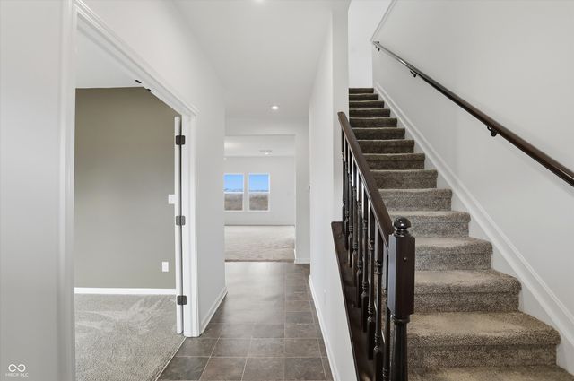 5498 Woods Pointe Drive, Mccordsville, IN 46055