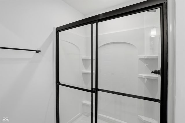 5498 Woods Pointe Drive, Mccordsville, IN 46055