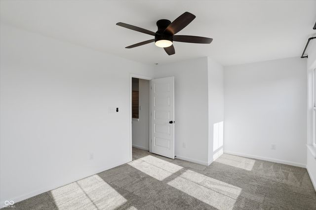 5498 Woods Pointe Drive, Mccordsville, IN 46055