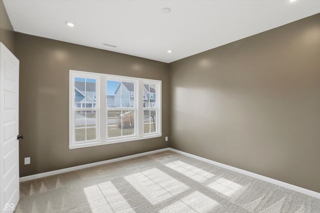 5498 Woods Pointe Drive, Mccordsville, IN 46055