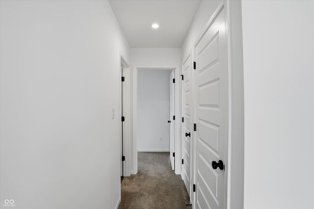 5498 Woods Pointe Drive, Mccordsville, IN 46055