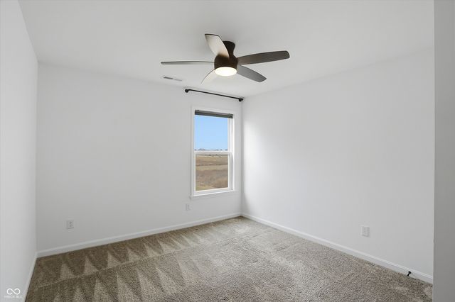 5498 Woods Pointe Drive, Mccordsville, IN 46055