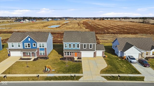 5498 Woods Pointe Drive, Mccordsville, IN 46055