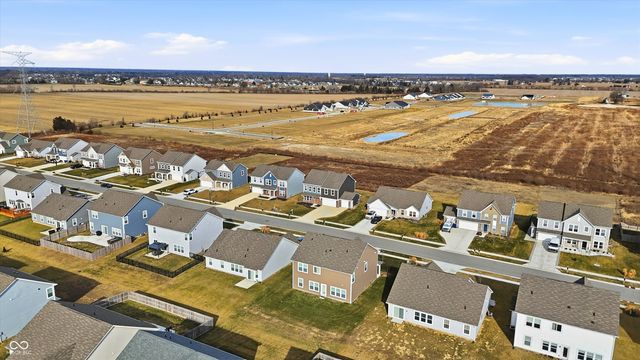 5498 Woods Pointe Drive, Mccordsville, IN 46055