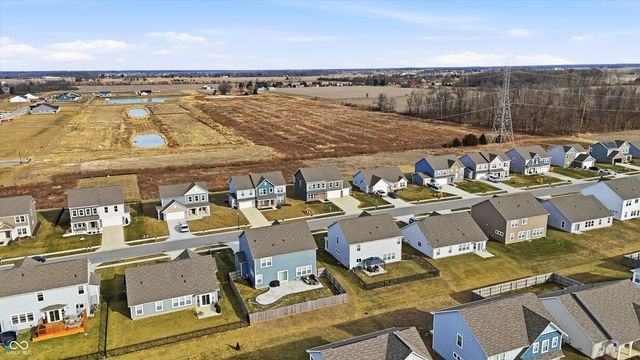 5498 Woods Pointe Drive, Mccordsville, IN 46055