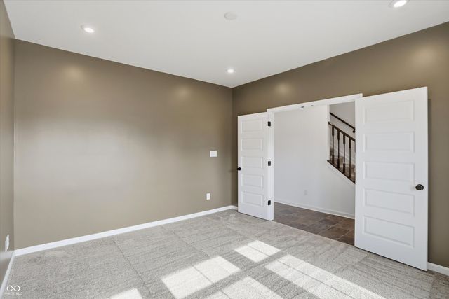 5498 Woods Pointe Drive, Mccordsville, IN 46055