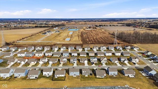 5498 Woods Pointe Drive, Mccordsville, IN 46055