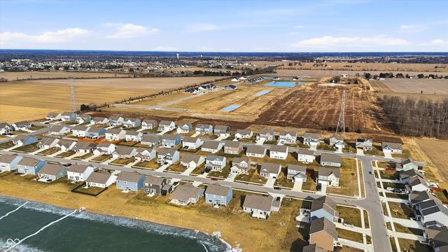 5498 Woods Pointe Drive, Mccordsville, IN 46055