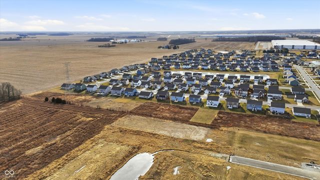 5498 Woods Pointe Drive, Mccordsville, IN 46055