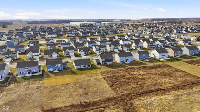 5498 Woods Pointe Drive, Mccordsville, IN 46055