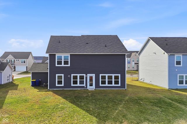 5498 Woods Pointe Drive, Mccordsville, IN 46055