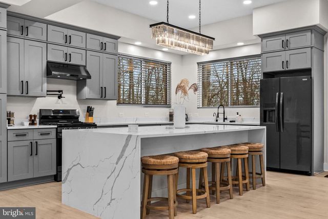 13543 HANGING ROCK LN, Lovettsville, VA 20180