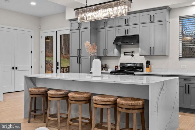 13543 HANGING ROCK LN, Lovettsville, VA 20180