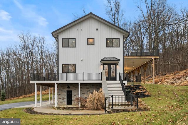 13543 HANGING ROCK LN, Lovettsville, VA 20180