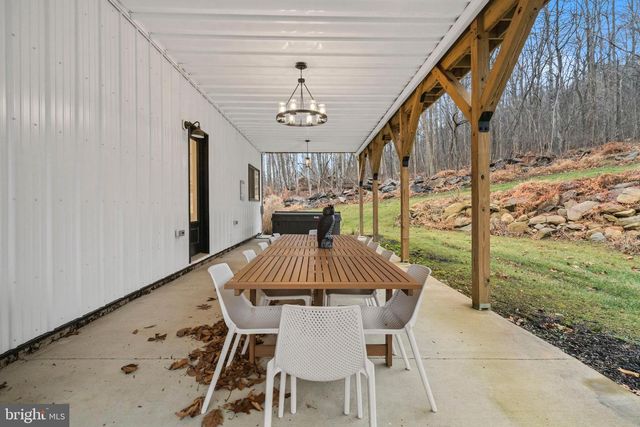 13543 HANGING ROCK LN, Lovettsville, VA 20180