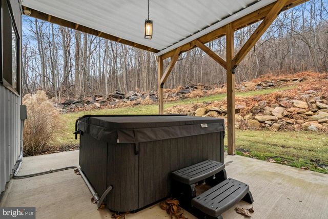 13543 HANGING ROCK LN, Lovettsville, VA 20180