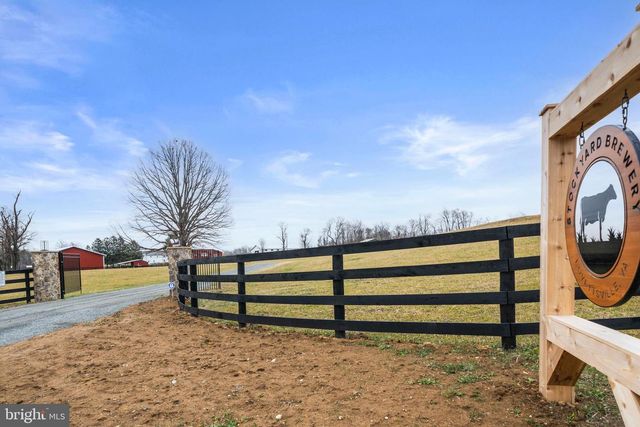 13543 HANGING ROCK LN, Lovettsville, VA 20180
