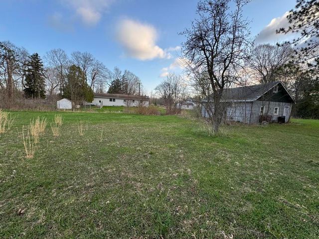 3334 W Glendora Road, Three Oaks, MI 49128