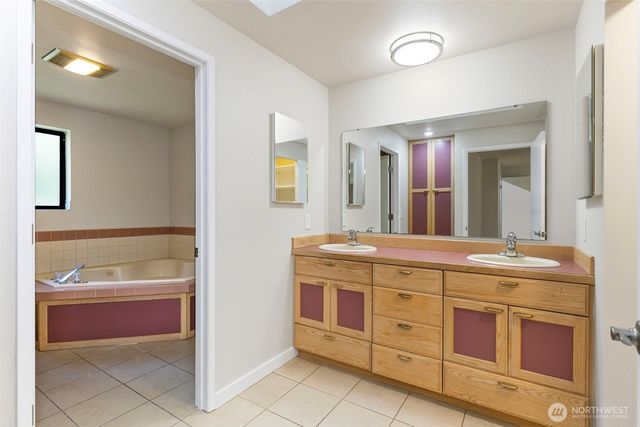 1740 NW Marmot Circle, Silverdale, WA 98383