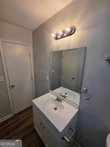 1214 S Broad St, Monroe, GA 30655