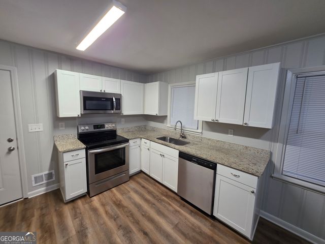 1214 S Broad St, Monroe, GA 30655