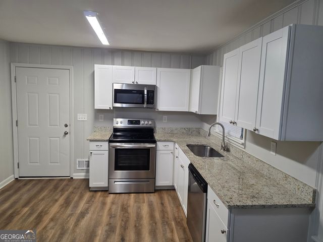 1214 S Broad St, Monroe, GA 30655