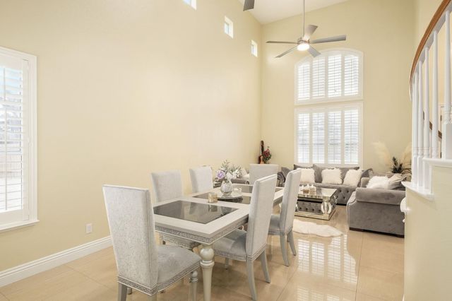 7568 N Hanna Avenue, Fresno, CA 93722