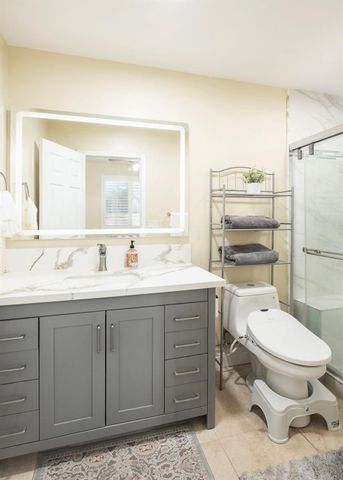 7568 N Hanna Avenue, Fresno, CA 93722