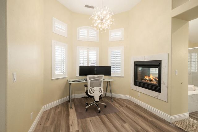 7568 N Hanna Avenue, Fresno, CA 93722