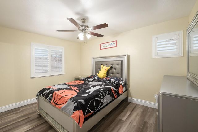 7568 N Hanna Avenue, Fresno, CA 93722