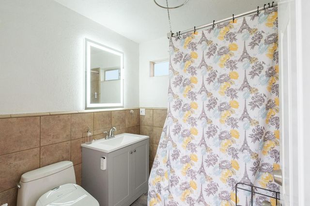 7568 N Hanna Avenue, Fresno, CA 93722