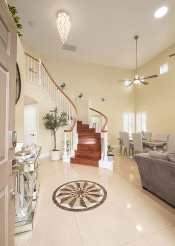 7568 N Hanna Avenue, Fresno, CA 93722