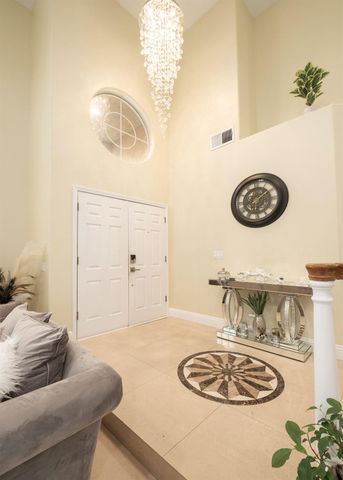 7568 N Hanna Avenue, Fresno, CA 93722